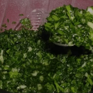 Ajo y perejil mezclados